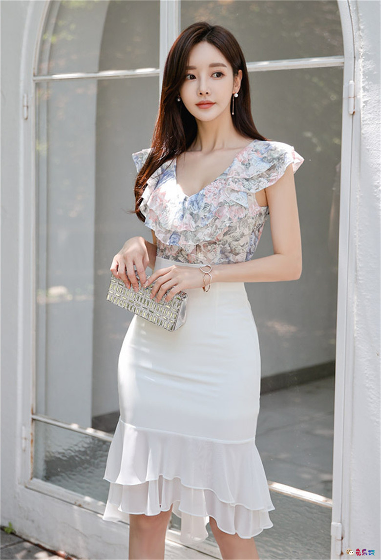 孙允珠：青花翠叶波浪卷纹古典淡墨裙