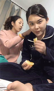 搞笑GIF图片：一个没有天敌却硬生生把自己玩成珍惜动物的品种