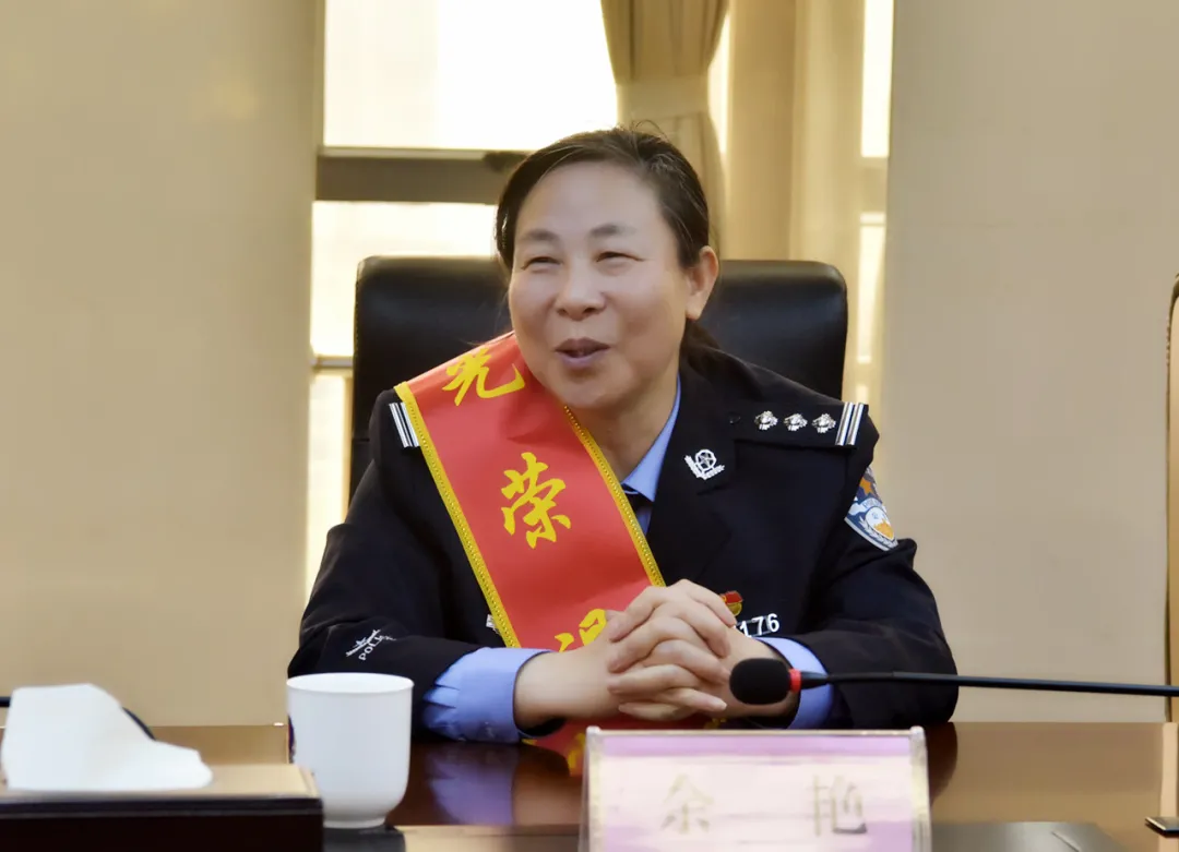 「教育整顿」韶华易逝，警色永存，湘潭县公安局举行民警退休仪式