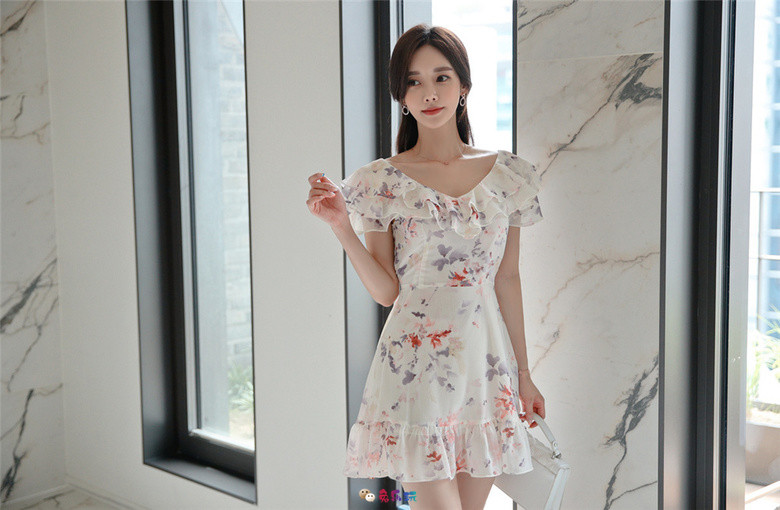 孙允珠丨芳町原野山茶小碎花可爱洋裙