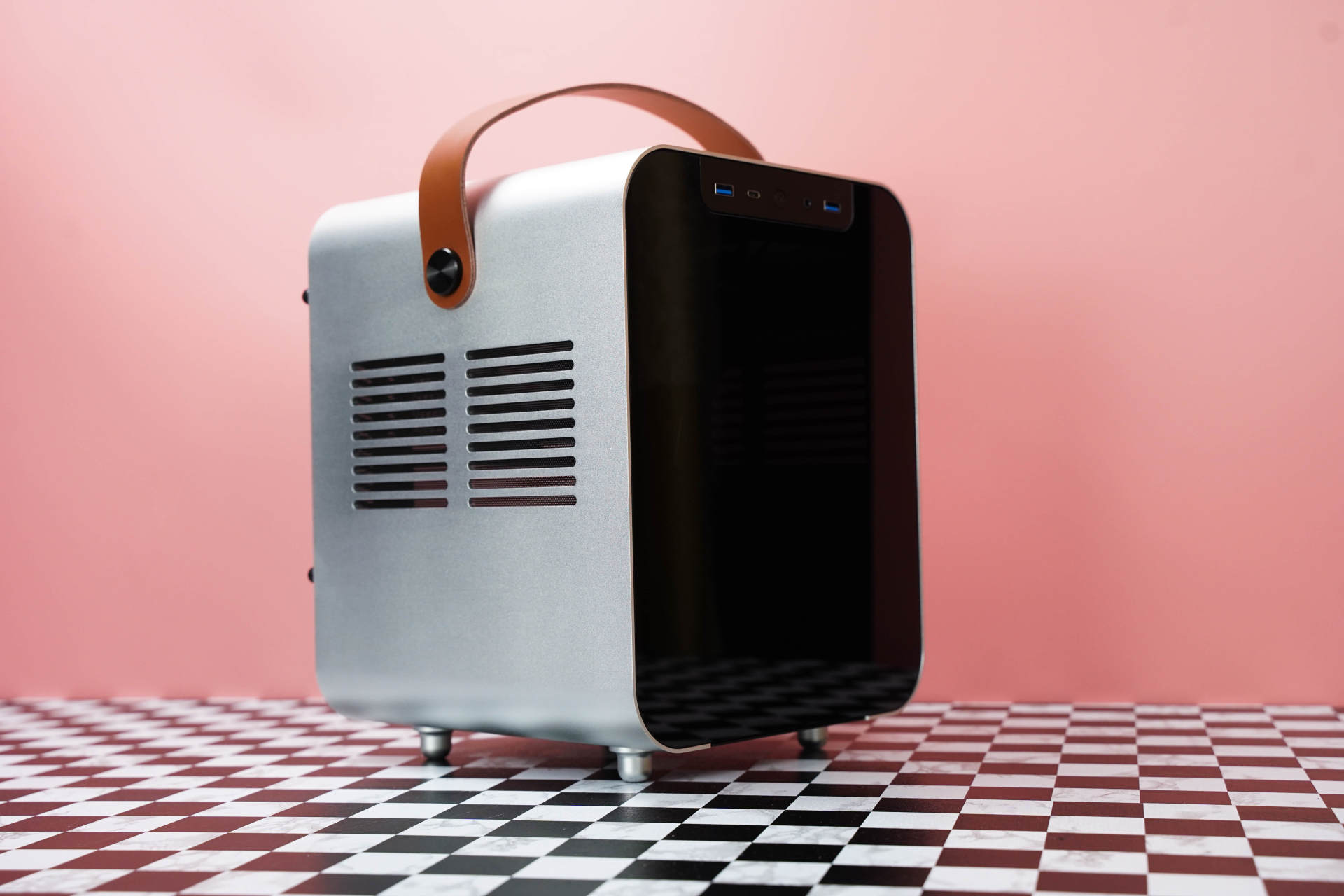 DIY玩家如何给媳妇选择电脑？乔斯伯BO100装机实录