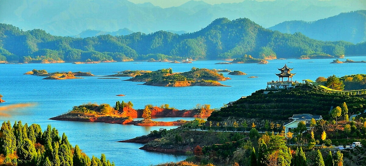 曾经一座美丽的城市,如今长眠水下,却成就了一个罕见的人间胜景 曾经一座美丽的城市,如今长眠水下,却成就了一个罕见的人间胜景