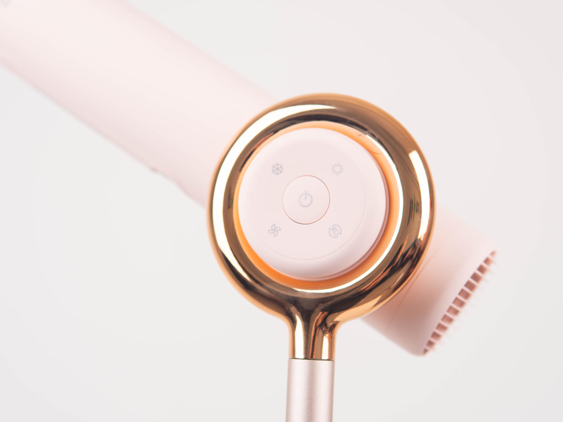 颠覆传统吹发方式，品仕乐立式吹风机解放双手吹发更舒适