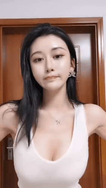 漂亮美女动图内涵图片：可爱的妹子和可爱的舞蹈