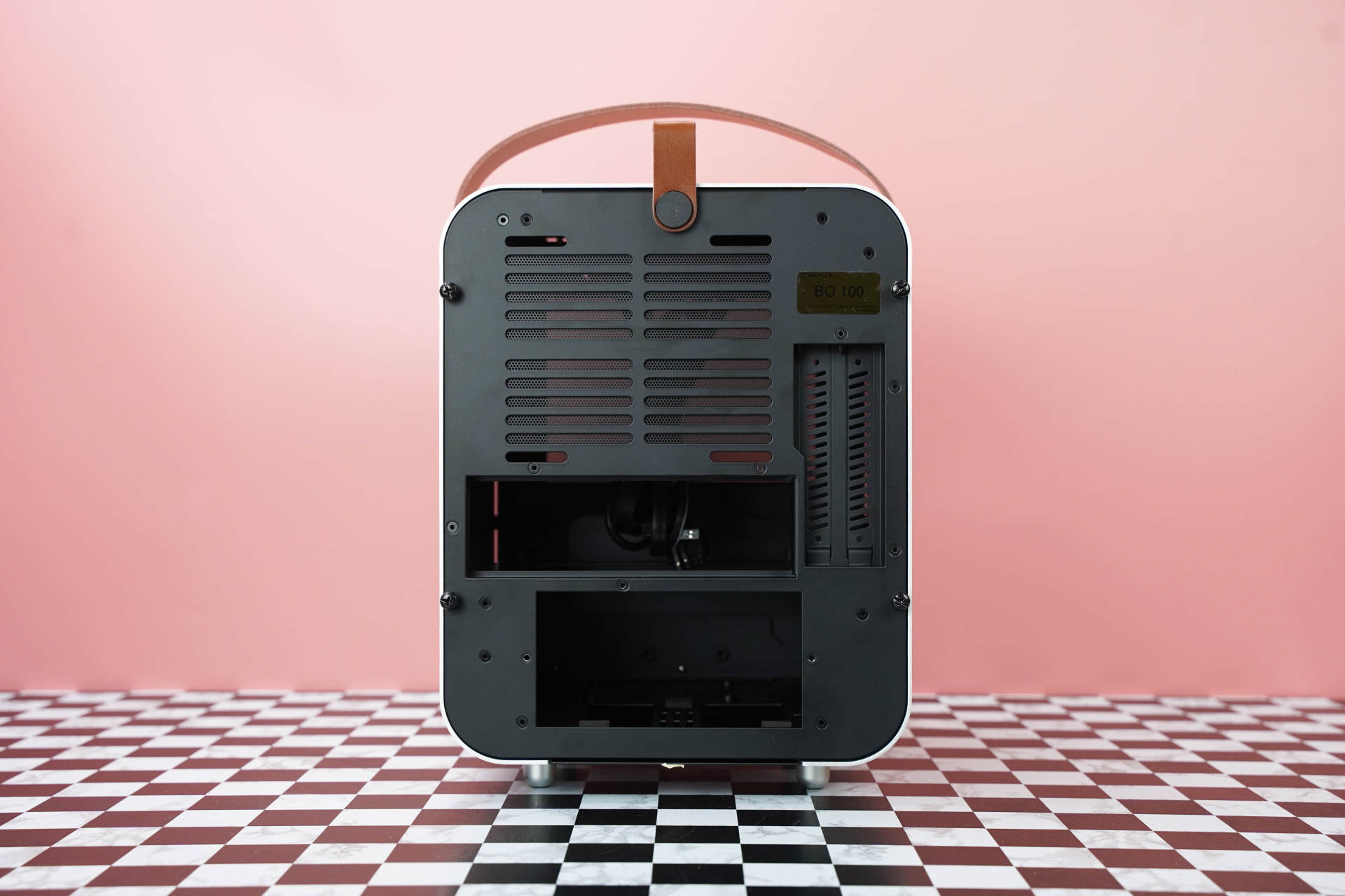 DIY玩家如何给媳妇选择电脑？乔斯伯BO100装机实录