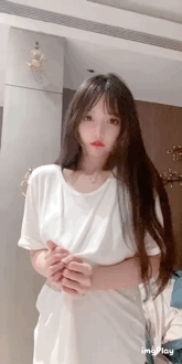 大美女GIF图片：大得很突然，大得很实在啊！