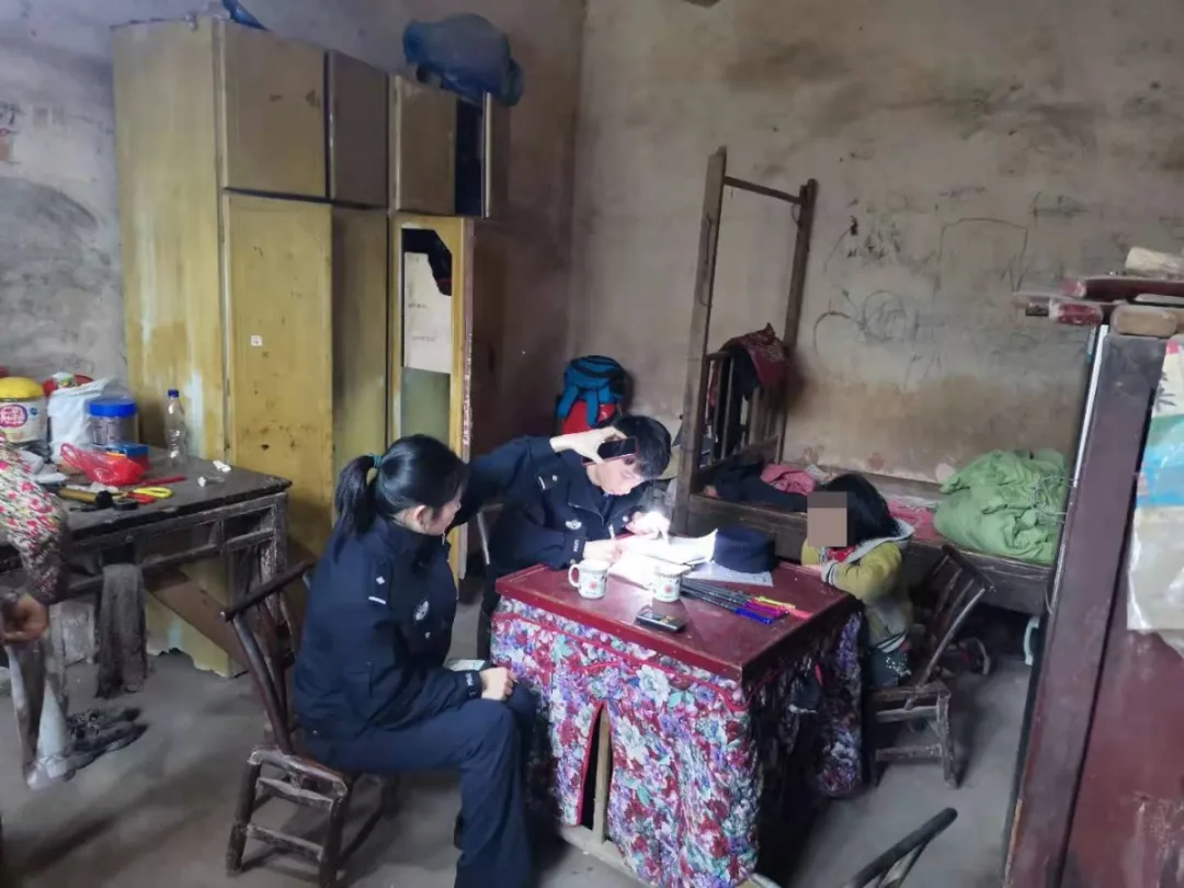 【我为群众办实事】真情暖人心！韶山冲派出所民警上门办理身份证、上户口