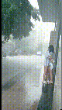 下雨天或许你在你的安乐窝，而我在看我女朋友抱着别人