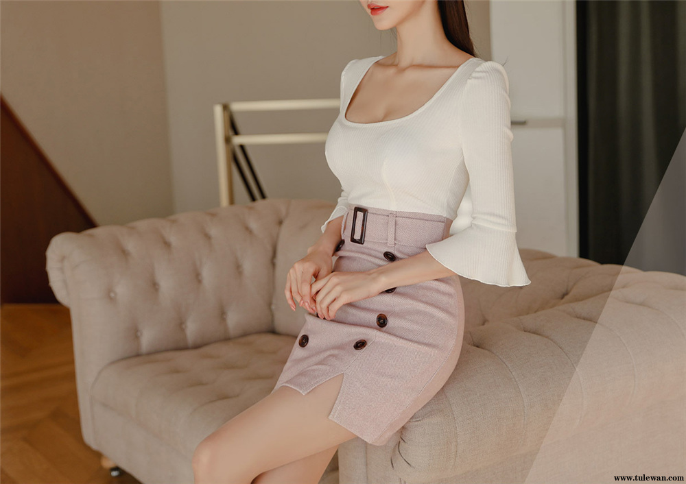 孙允珠丨白堇熏芳奶油浅彩花扇拼搭裙