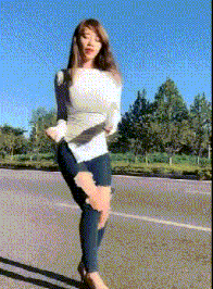 漂亮的美女动图：怎么会有这么大可爱的女生啊！