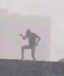 搞笑动图GIF图片：美女剪刀脚，好厉害！