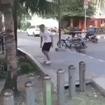 爆笑动图GIF：毛线走出了维密的气质！