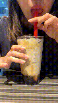 漂亮美女动图内涵图片：可爱的妹子和可爱的舞蹈