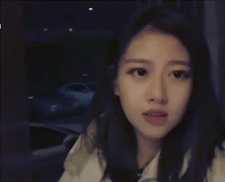 笑到肚子疼的GIF:你这么对新娘子开玩笑,迟早有一天坟头会长草的