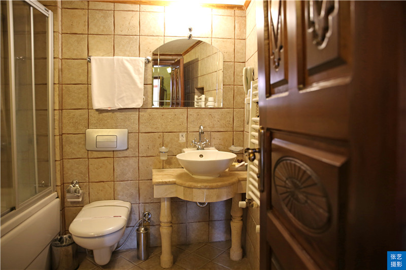 土耳其卡巴多奇亚，三百万年火山爆发形成岩洞，住在里面感觉如何