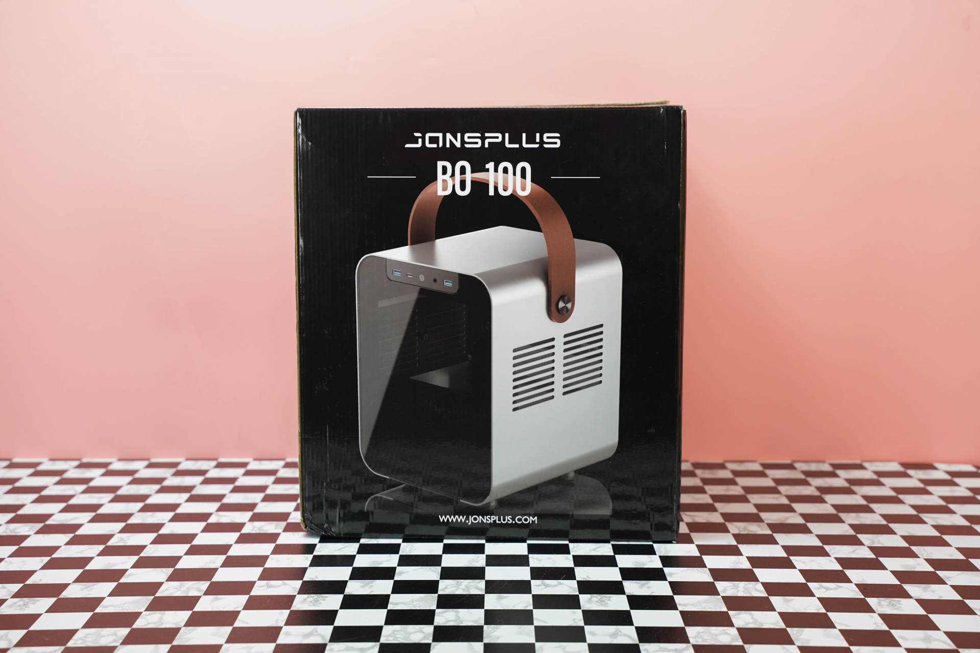 DIY玩家如何给媳妇选择电脑？乔斯伯BO100装机实录