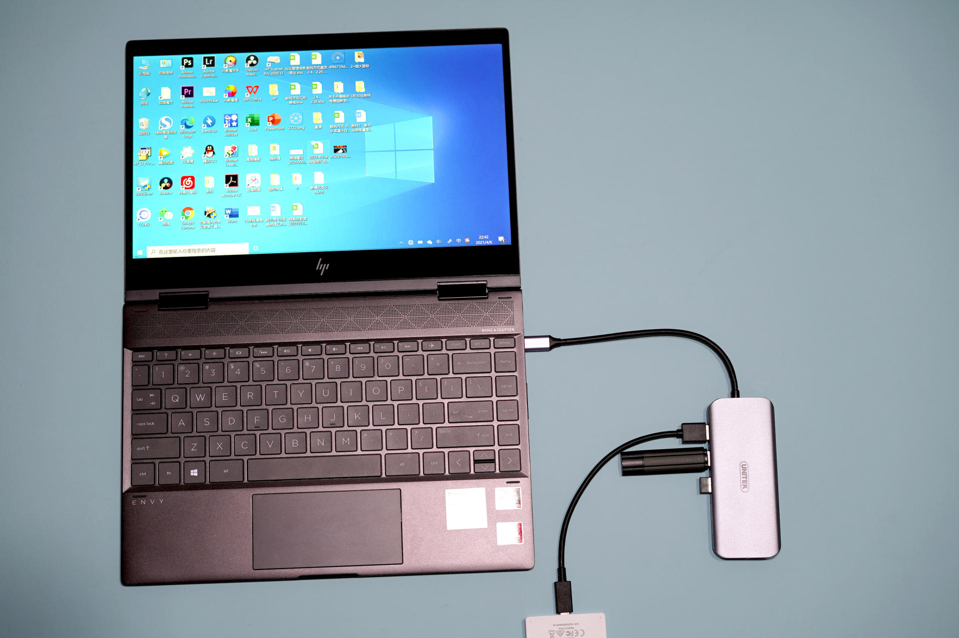 电脑接口不够用、不好用？一个扩展坞告诉你接口大满贯有多方便