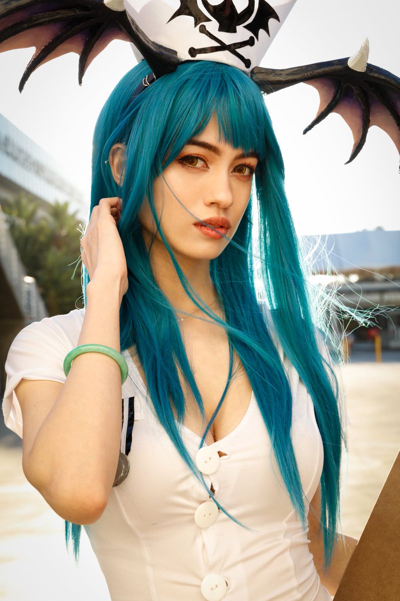 大方的让你看！越南美国混血游戏主播“Qilin”一言不合就撩衣服秀灯笼！