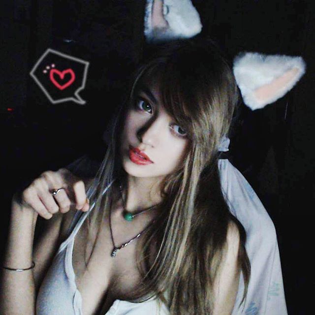 大方的让你看！越南美国混血游戏主播“Qilin”一言不合就撩衣服秀灯笼！