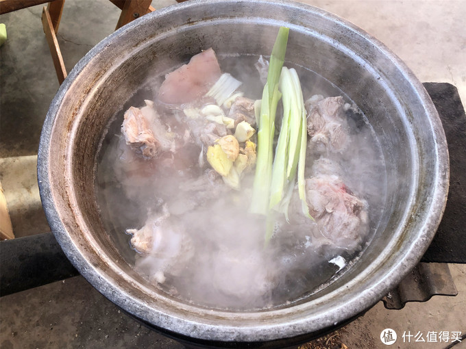 煮排骨猪骨头时，记住“2不放3窍门”，肉香味道正，汤鲜香-图片7