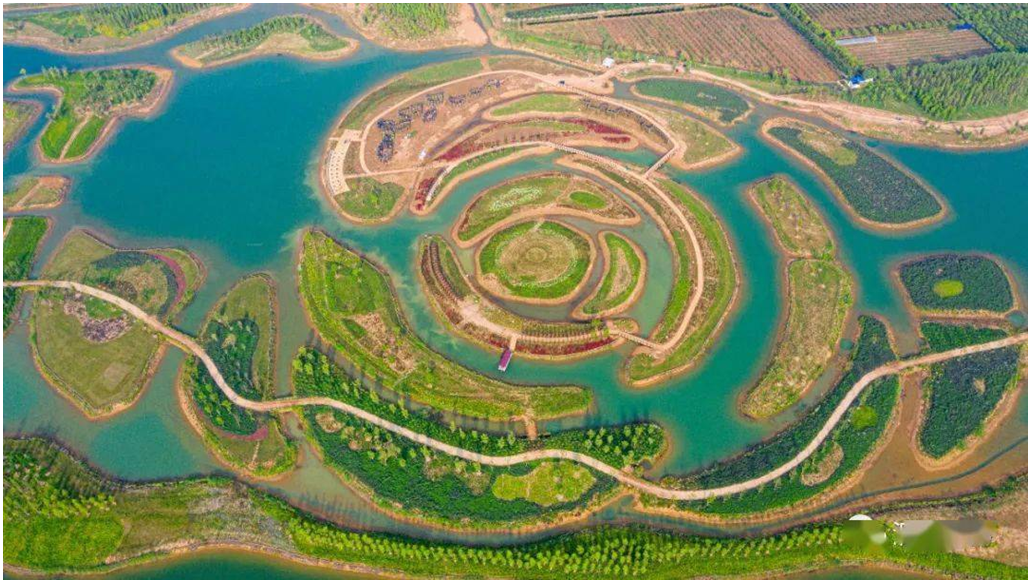 亲近大自然,可以一起去泗阳旅游景区打卡,漫步成子湖畔,卧龙山庄采