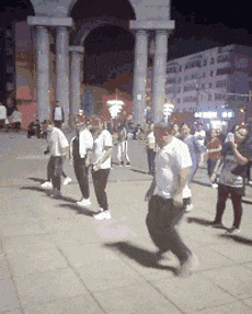 爆下动图图片：里面的妹子应该有一个有趣的灵魂