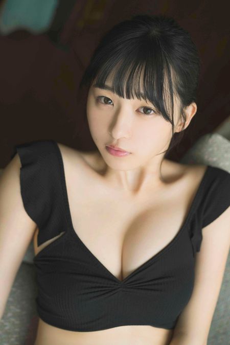 日本00后温柔系美少女我妻ゆりか让你心疼的想呵护！